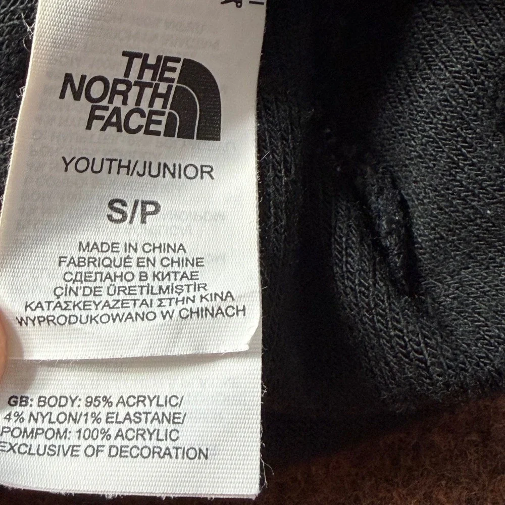 B- The‎ North Face Youth Beanie Black Camo Logo Pom Pom Knit Hat Small S/P